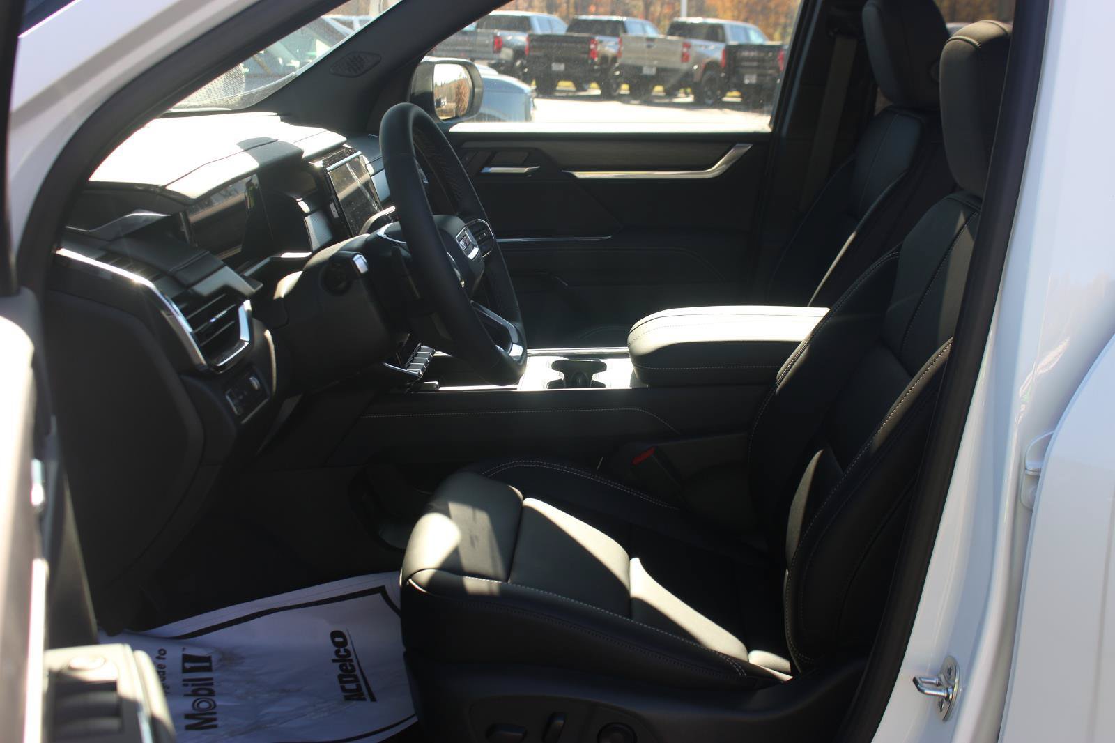 New 2025 GMC Acadia Elevation w/ Elevation Premium Package FWD image 13