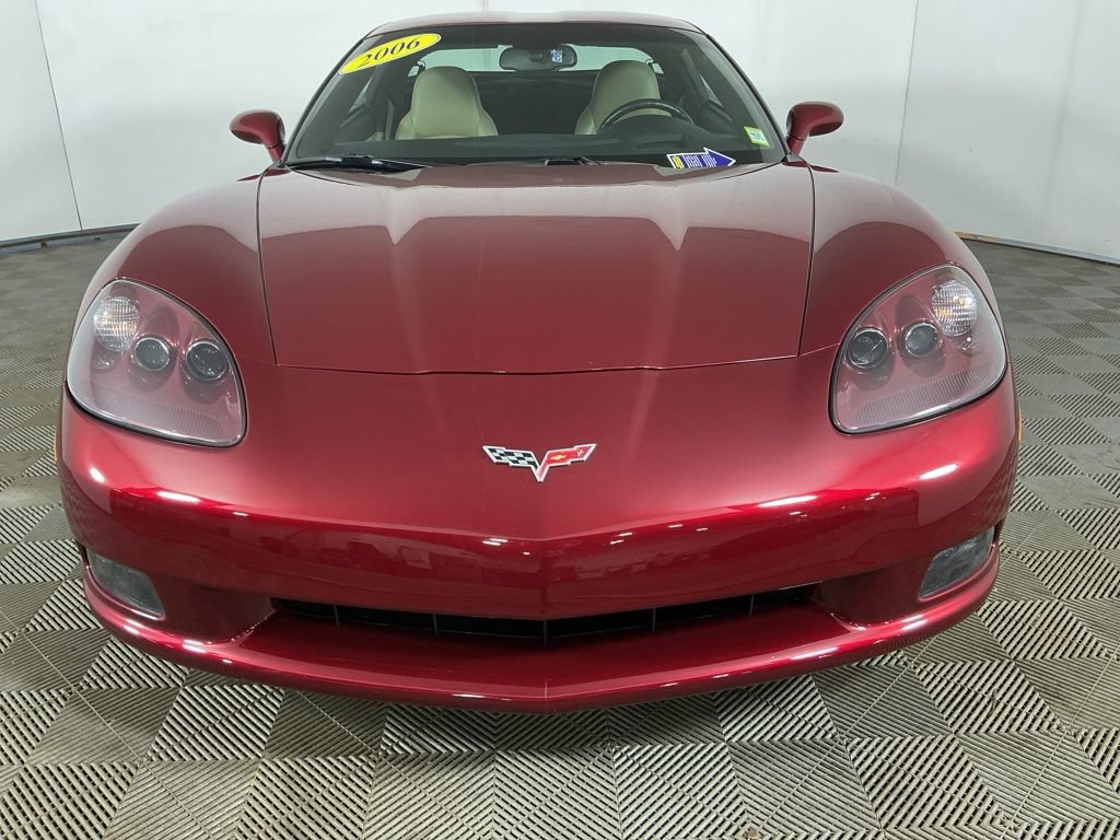 Used 2006 Chevrolet Corvette Coupe w/ Preferred Equipment Group RWD image 3