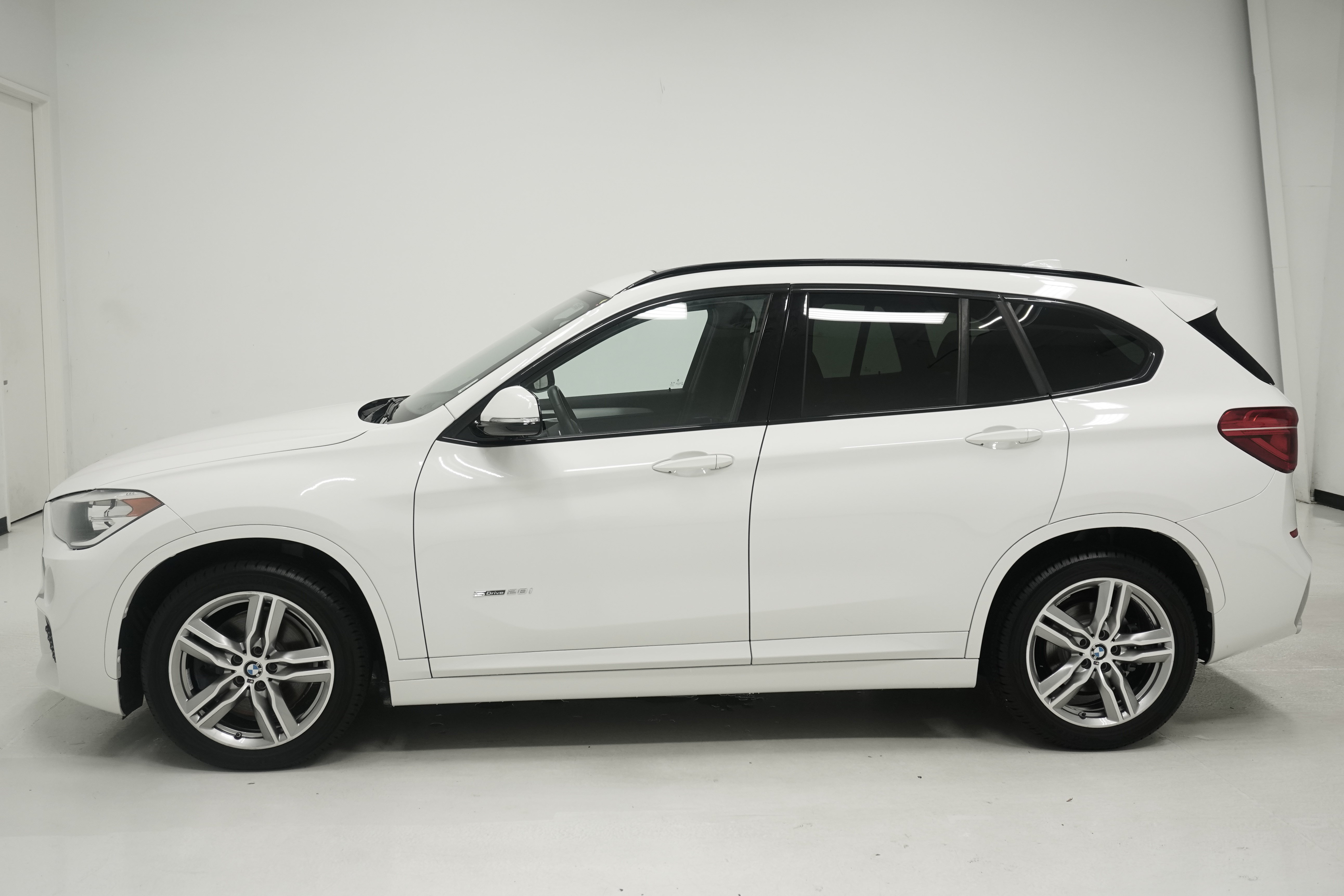 Used 2018 BMW X1 sDrive28i FWD image 5