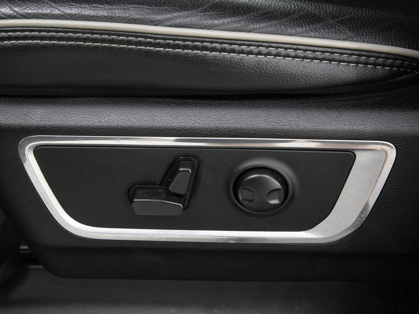 Used 2022 RAM 1500 Laramie AWD/4WD image 25