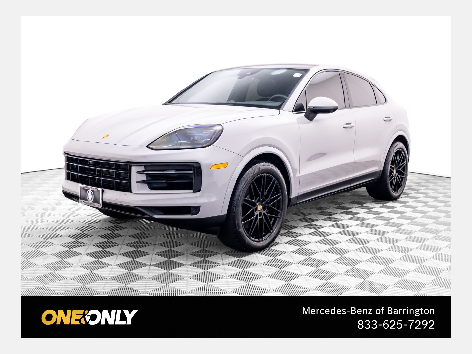 Used 2024 Porsche Cayenne Coupe AWD/4WD image 1