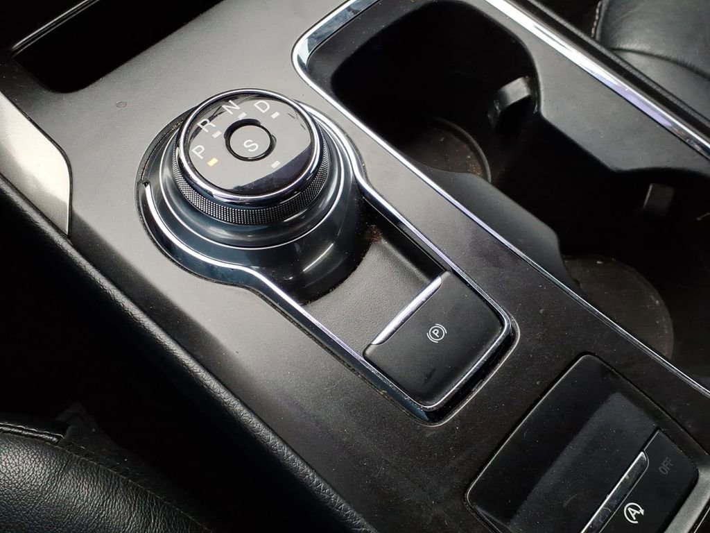 Used 2018 Ford Fusion SE w/ Fusion SE Technology Package image 21