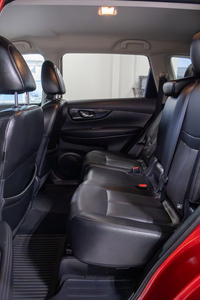 Used 2017 Nissan Rogue SL image 14