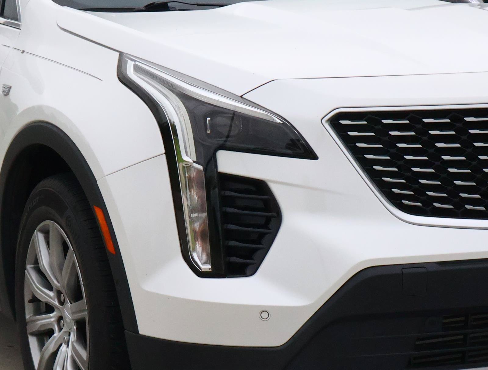 Certified 2022 Cadillac XT4 Premium Luxury w/ Enhanced Visibility Package FWD image 9