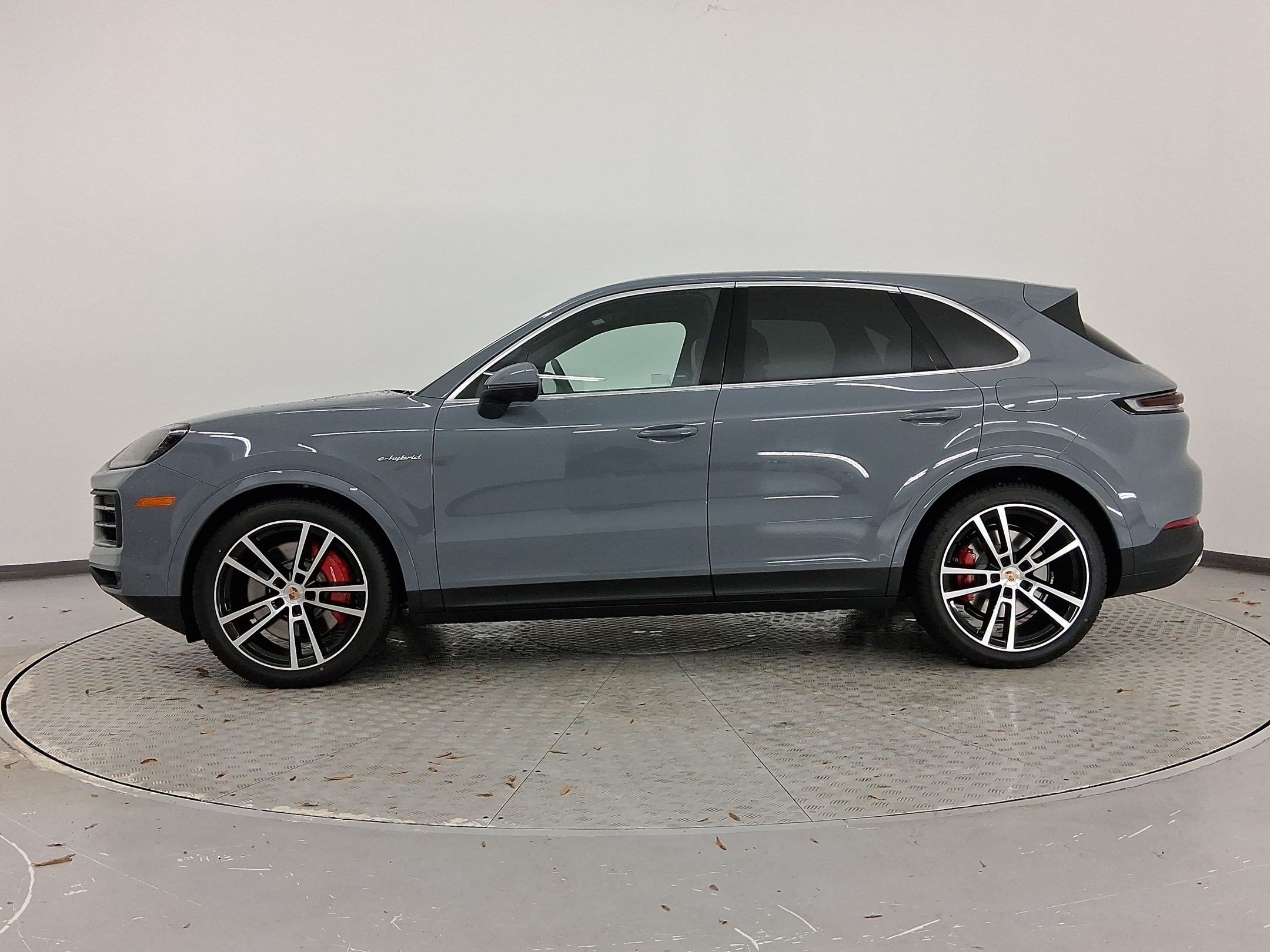 Used 2026 Porsche Cayenne S AWD/4WD image 2