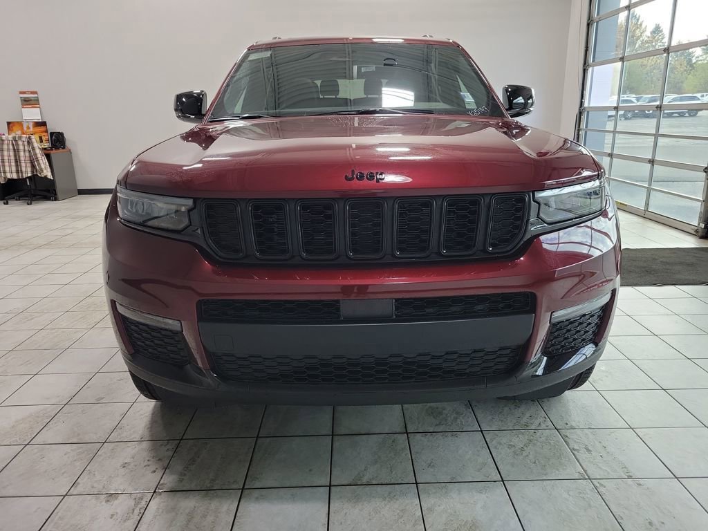 New 2025 Jeep Grand Cherokee L Limited w/ Black Appearance Package video 3
