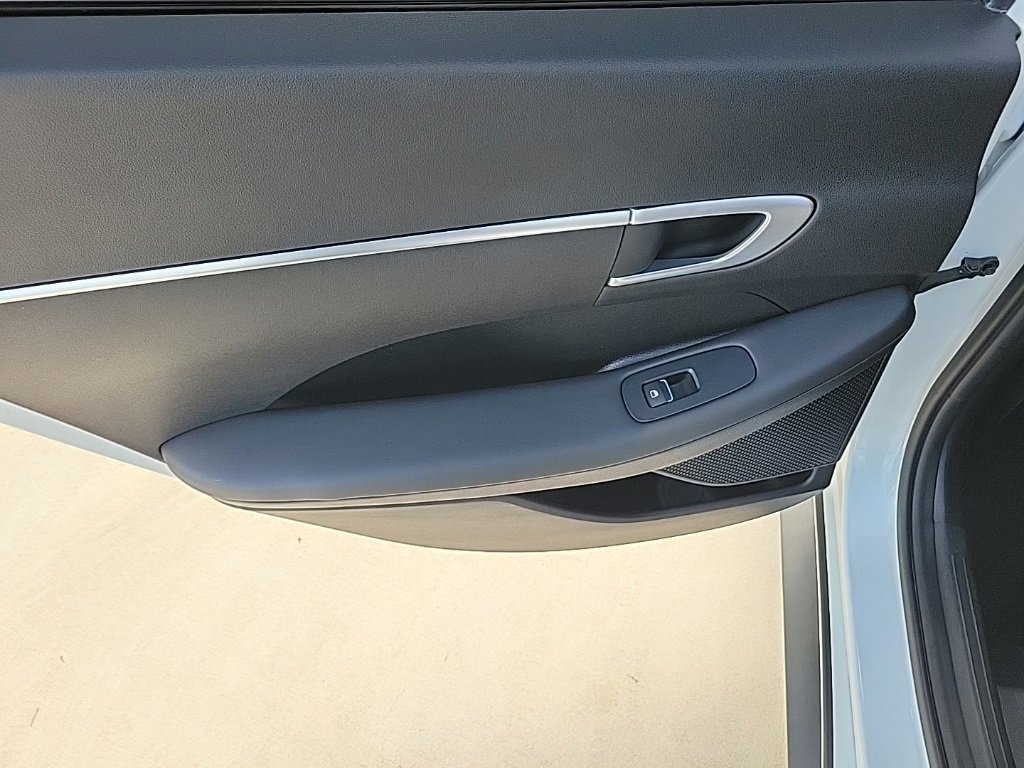 Used 2021 Hyundai Sonata SE image 10