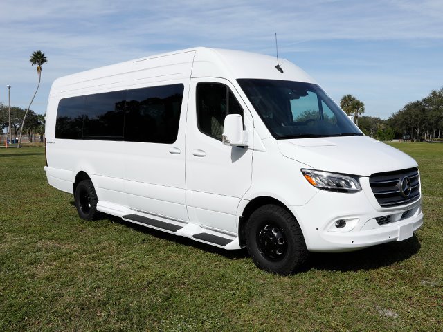 Used 2024 Mercedes-Benz Sprinter 3500 image 4