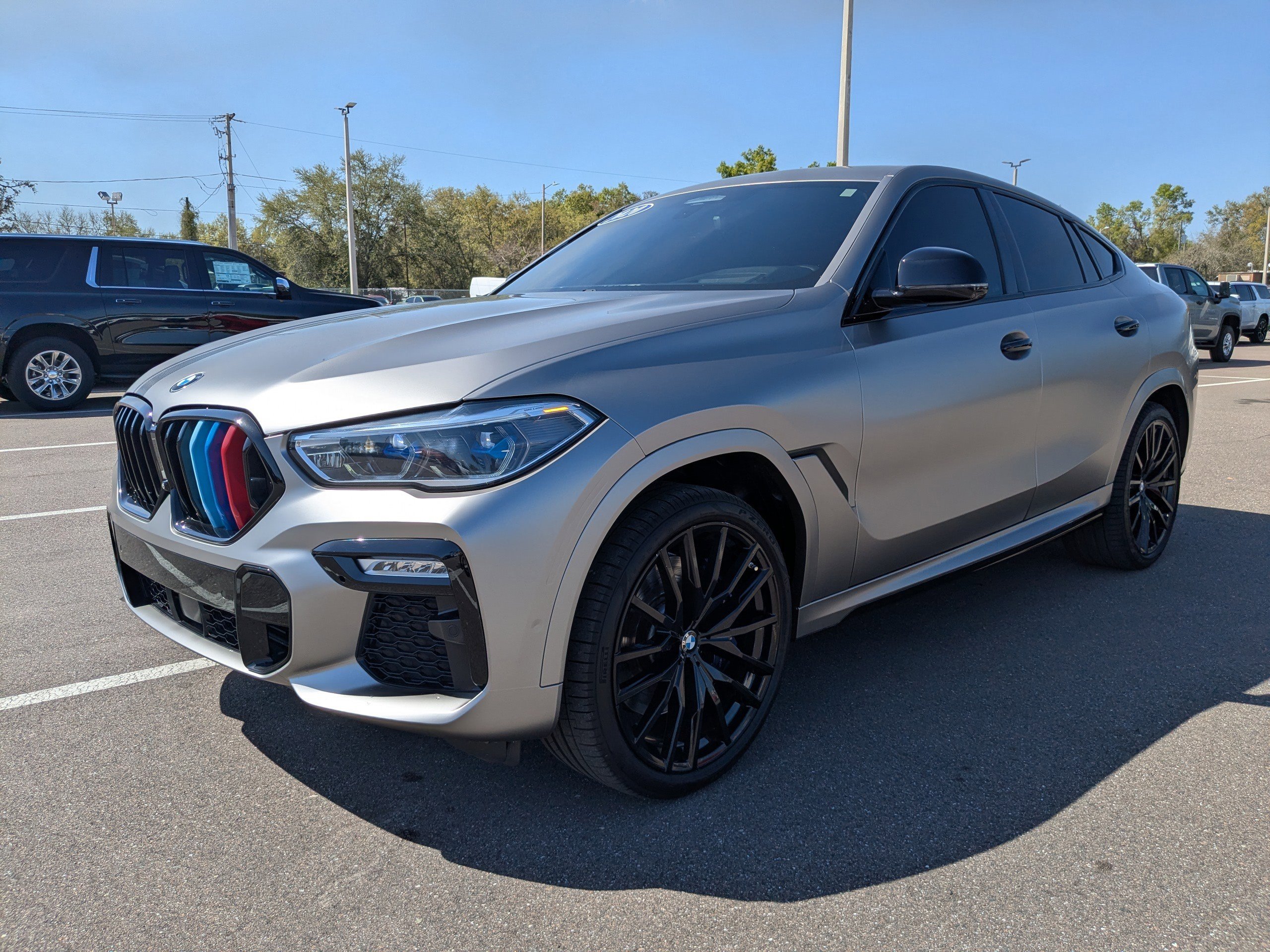 Used 2020 BMW X6 M50i w/ Executive Package image 8