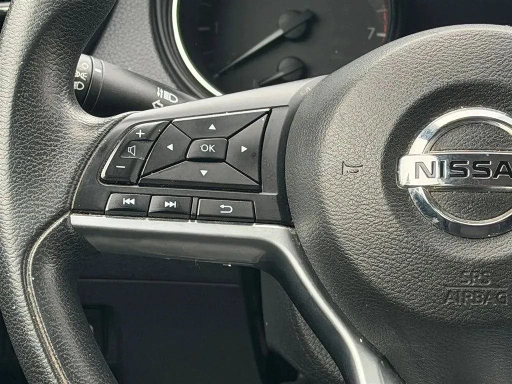 Used 2018 Nissan Rogue S FWD image 12