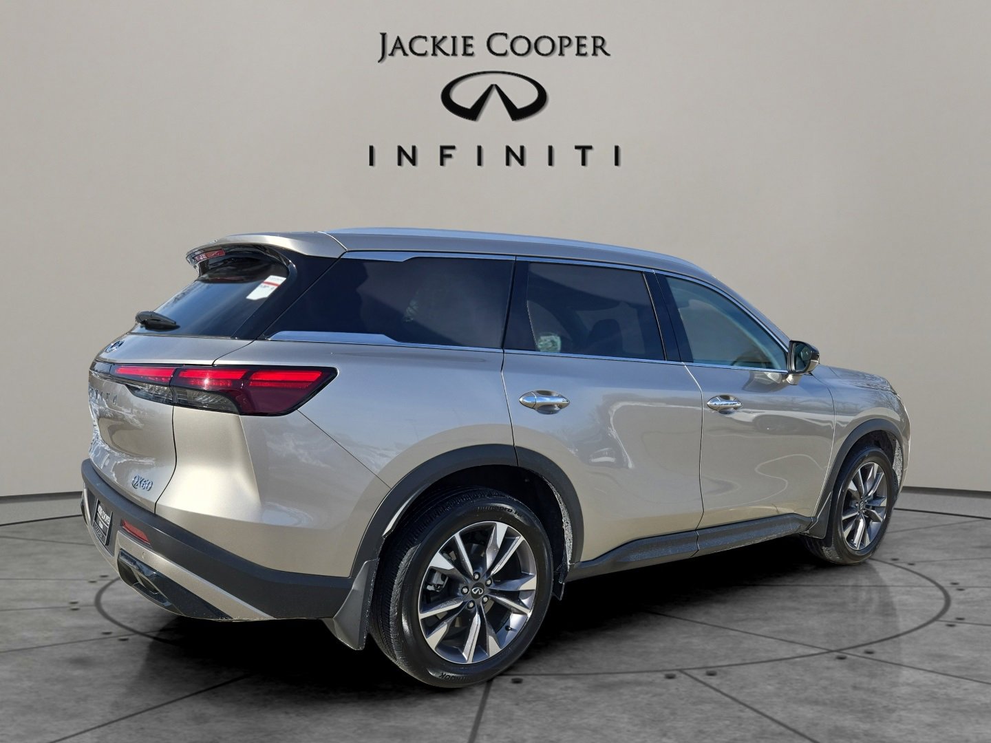 Used 2024 INFINITI QX60 Luxe w/ Vision Package image 5