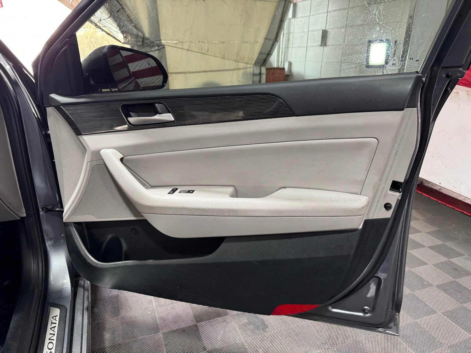 Used 2018 Hyundai Sonata Limited FWD image 13