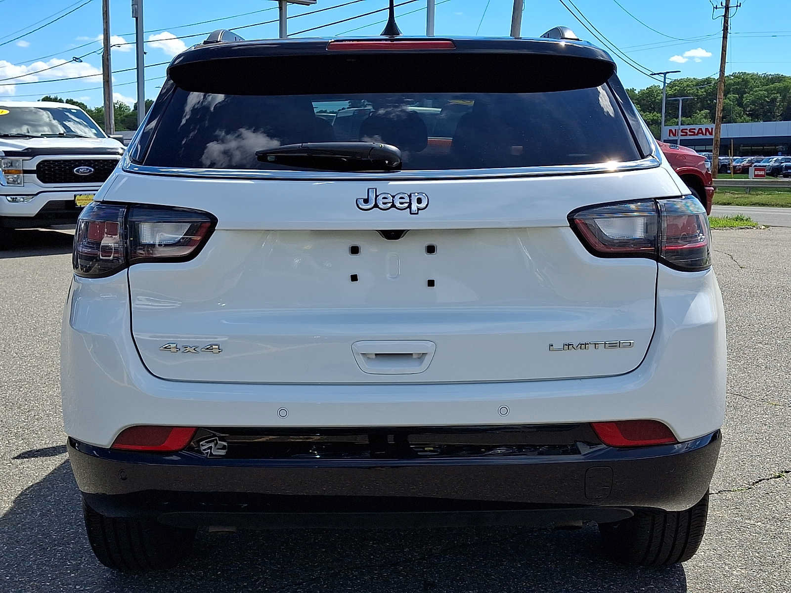 Certified 2025 Jeep Compass Limited w/ Elite Group AWD/4WD image 5