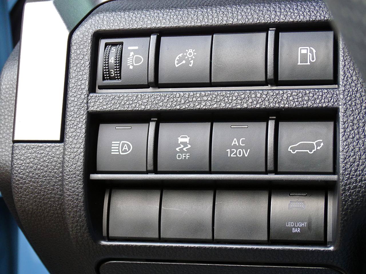 Used 2025 Toyota 4Runner TRD Sport Premium w/ Tow Technology Package AWD/4WD image 33