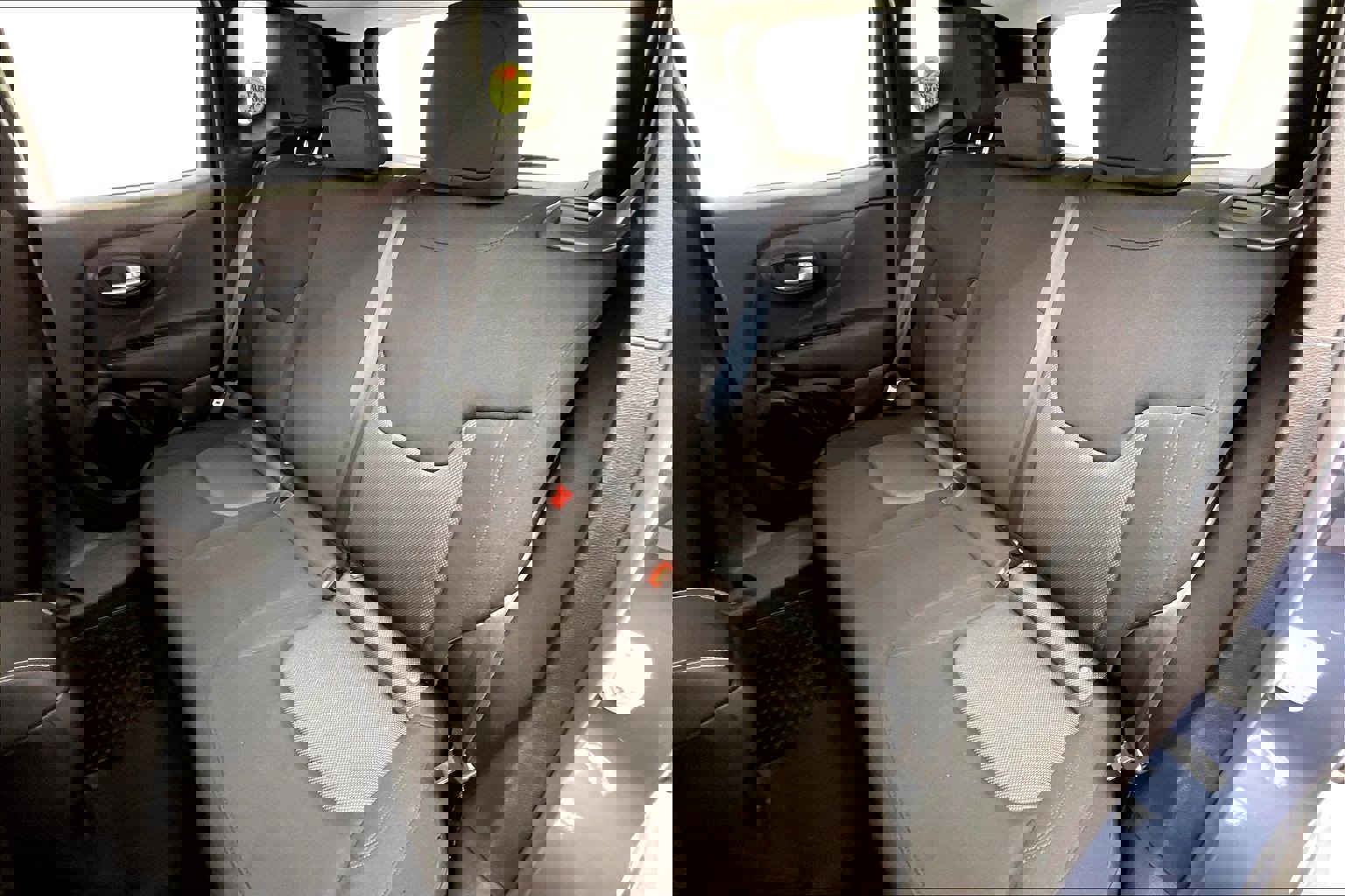 Certified 2023 Jeep Renegade Latitude image 19