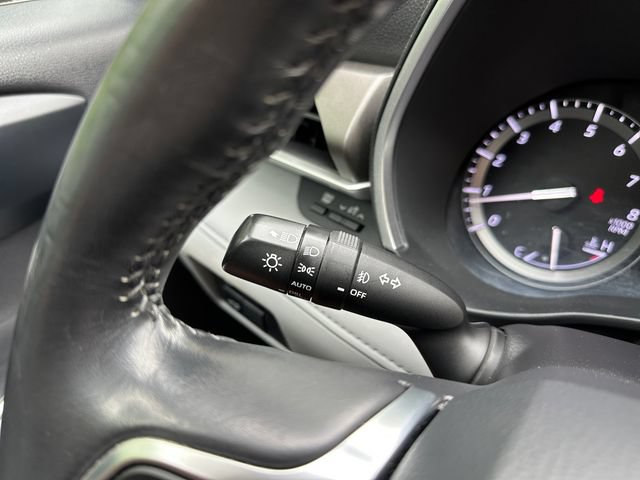 Used 2020 Toyota Highlander XLE FWD image 25