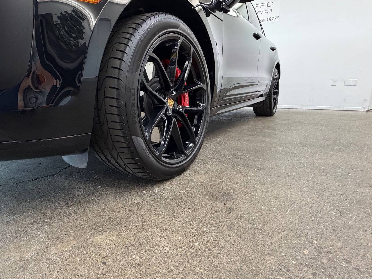 Used 2025 Porsche Macan GTS w/ Premium Package Plus (PU3) AWD/4WD image 37
