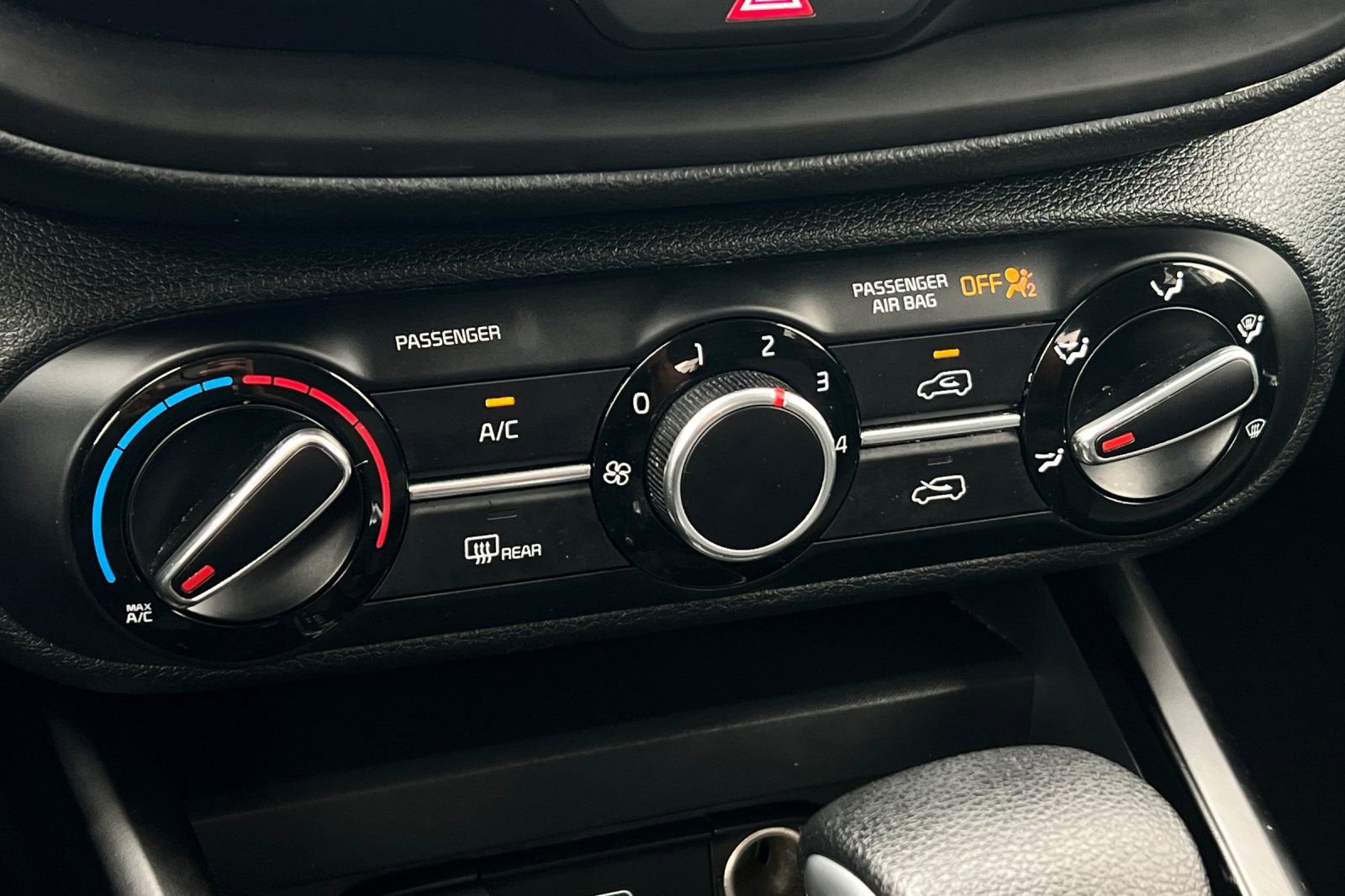 Certified 2022 Kia Soul LX FWD image 21