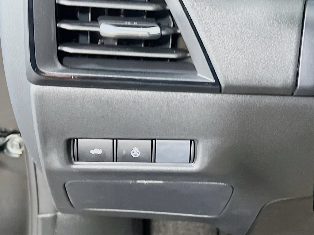New 2026 Nissan Sentra SV w/ SV Convenience Package FWD image 9