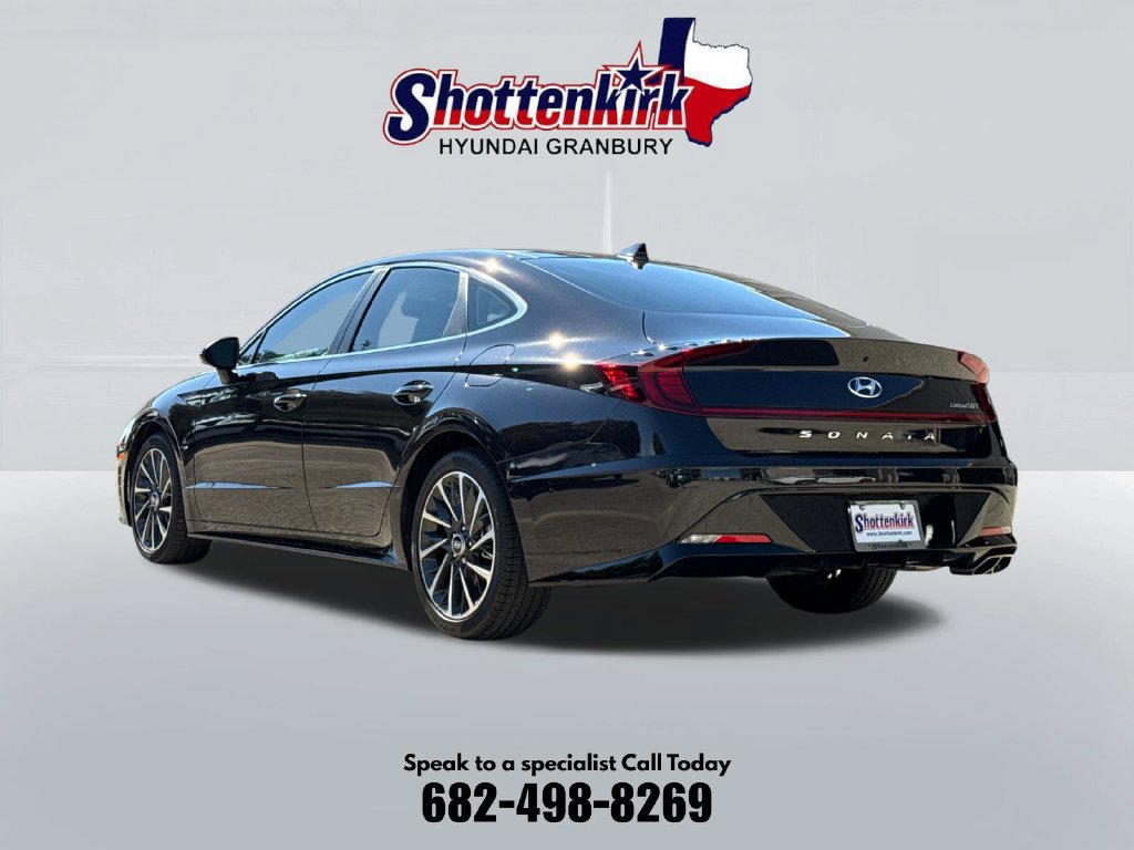 Used 2023 Hyundai Sonata Limited w/ Preferred Accessory Package FWD image 8