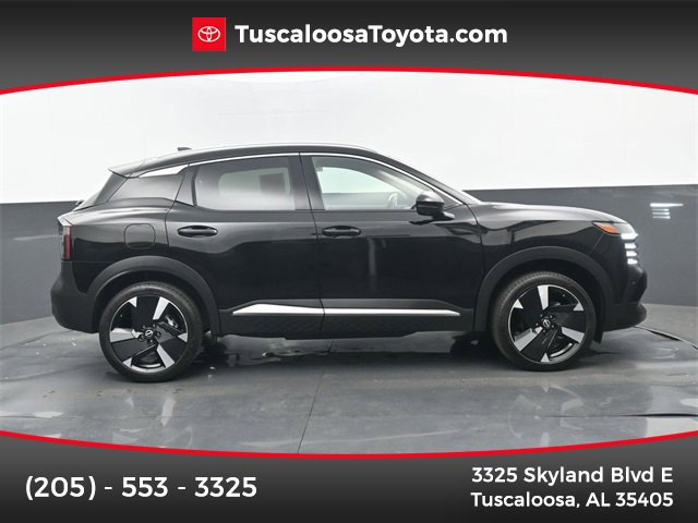 Used 2025 Nissan Kicks SR image 1