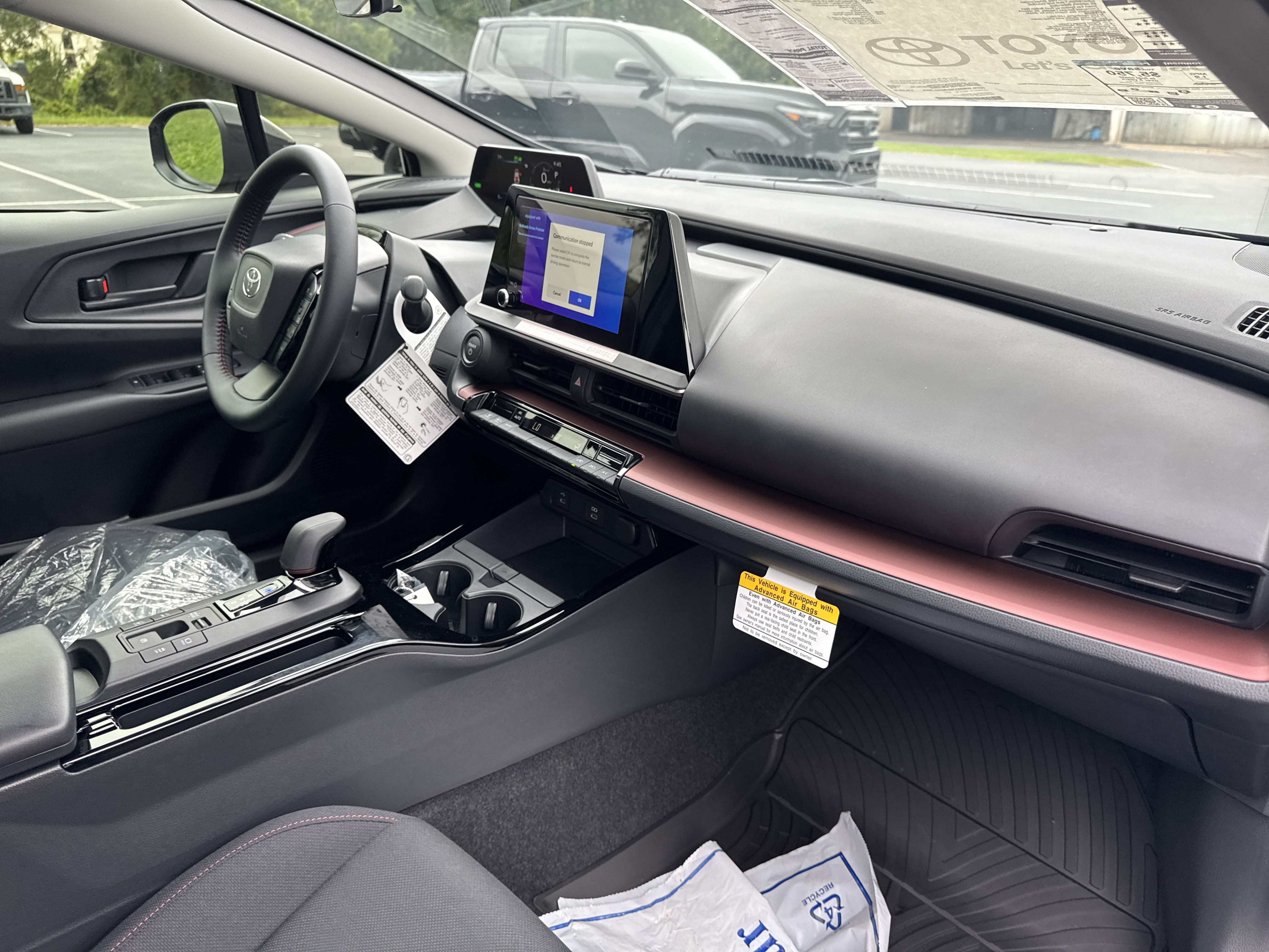 New 2025 Toyota Prius Plug-In Hybrid FWD image 33