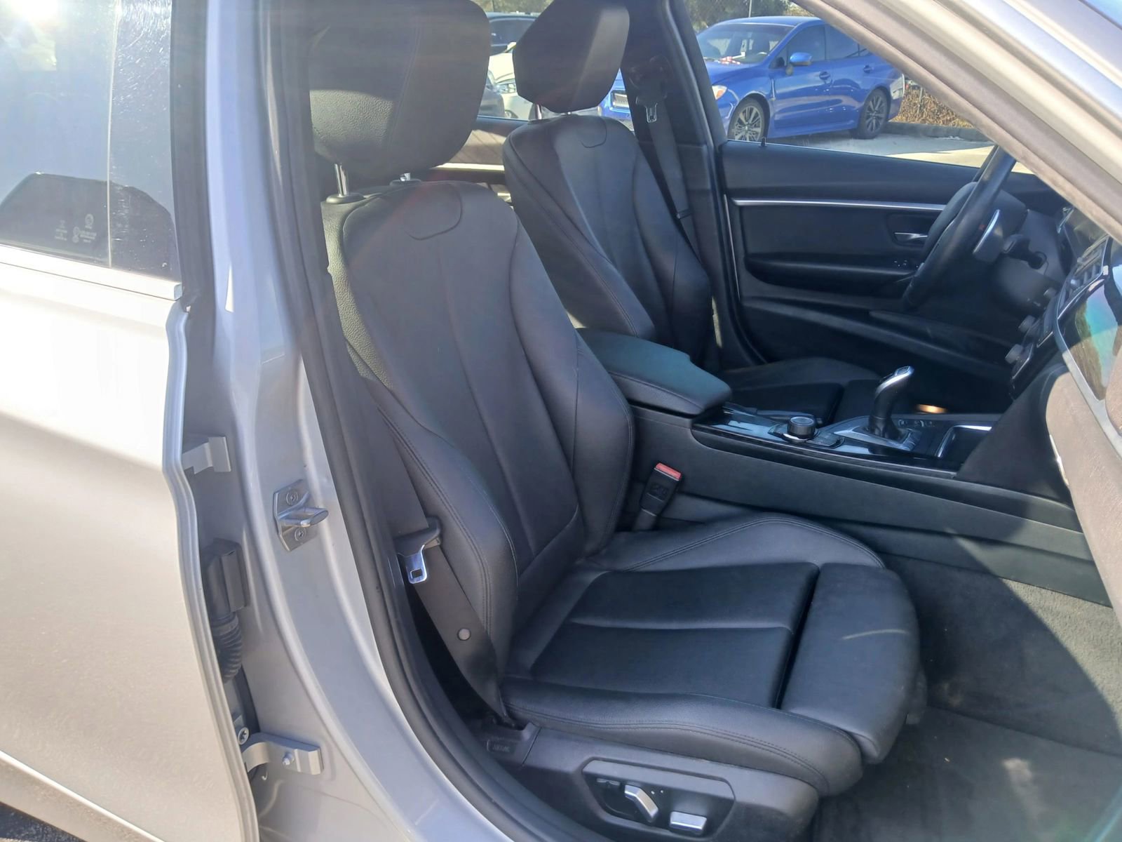 Used 2017 BMW 330i Sedan w/ Driver Assistance Package image 20