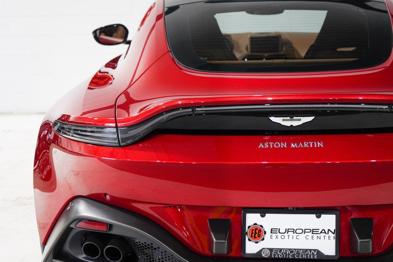 Used 2020 Aston Martin V8 Vantage Coupe image 33