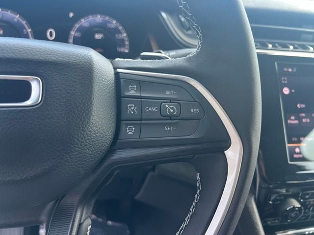 New 2026 Jeep Grand Cherokee Laredo X AWD/4WD image 12