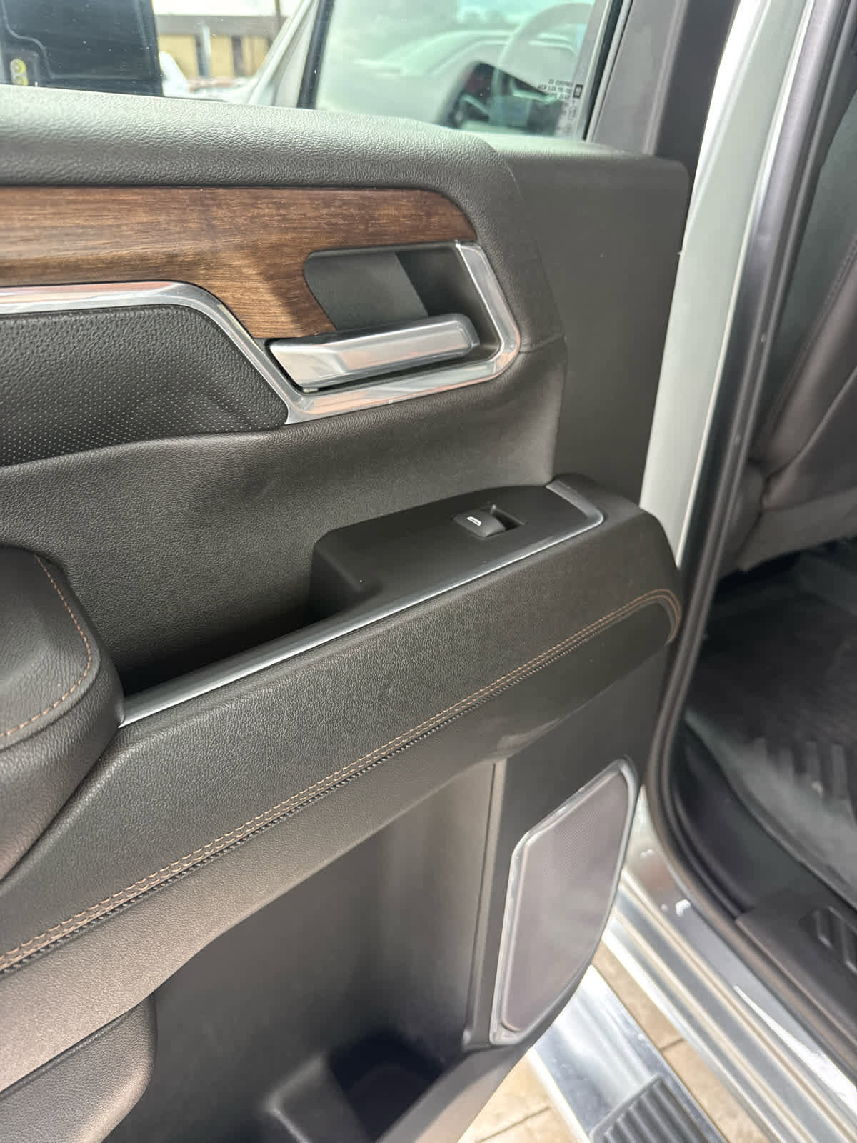 Used 2024 Chevrolet Silverado 3500 High Country w/ Technology Package image 26