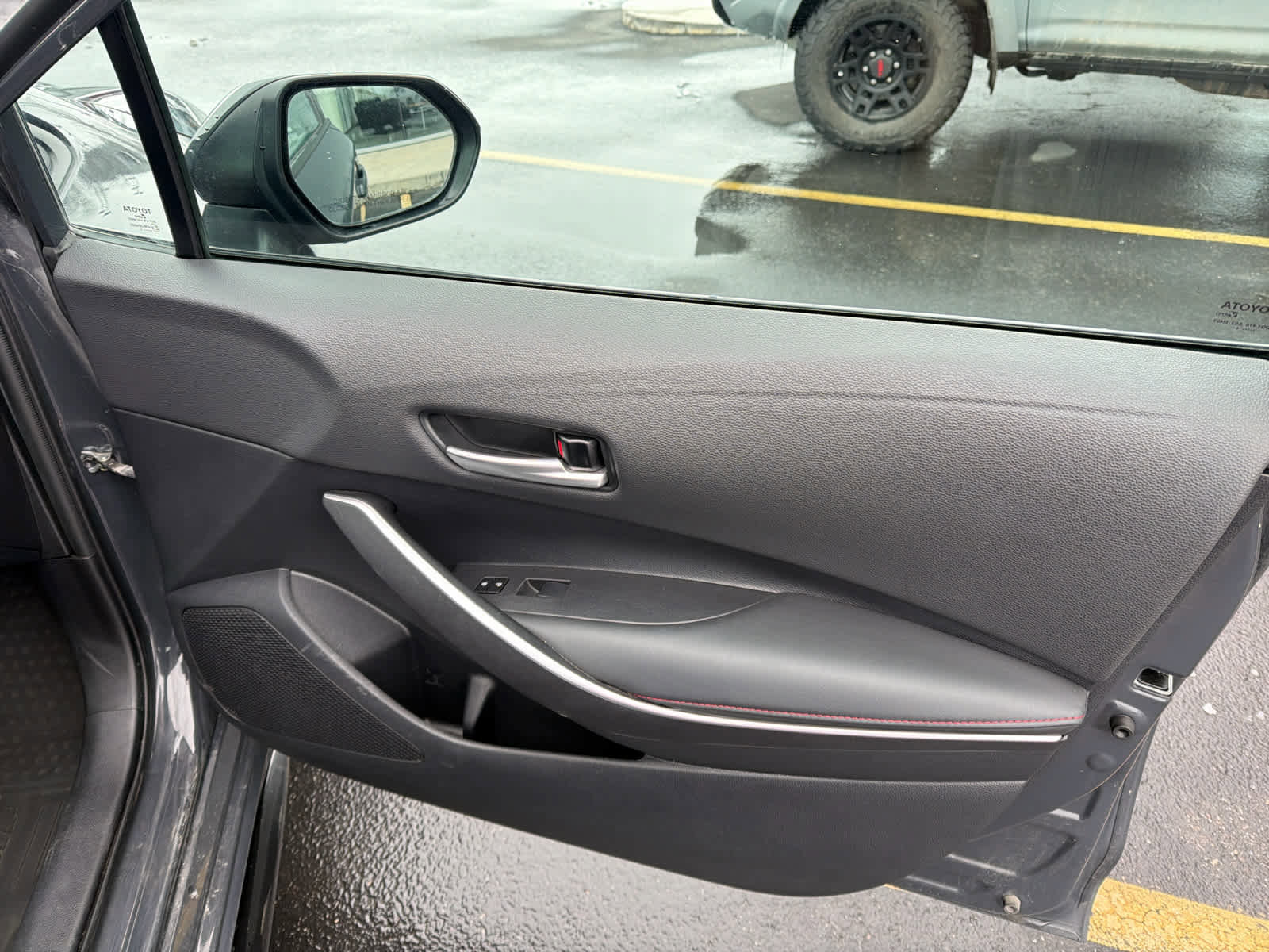 Used 2024 Toyota Corolla SE image 13