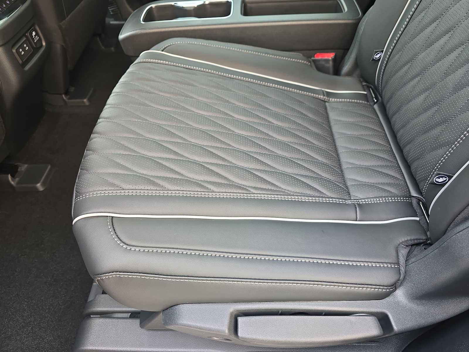New 2026 INFINITI QX60 Autograph w/ Dark Cargo Package image 18