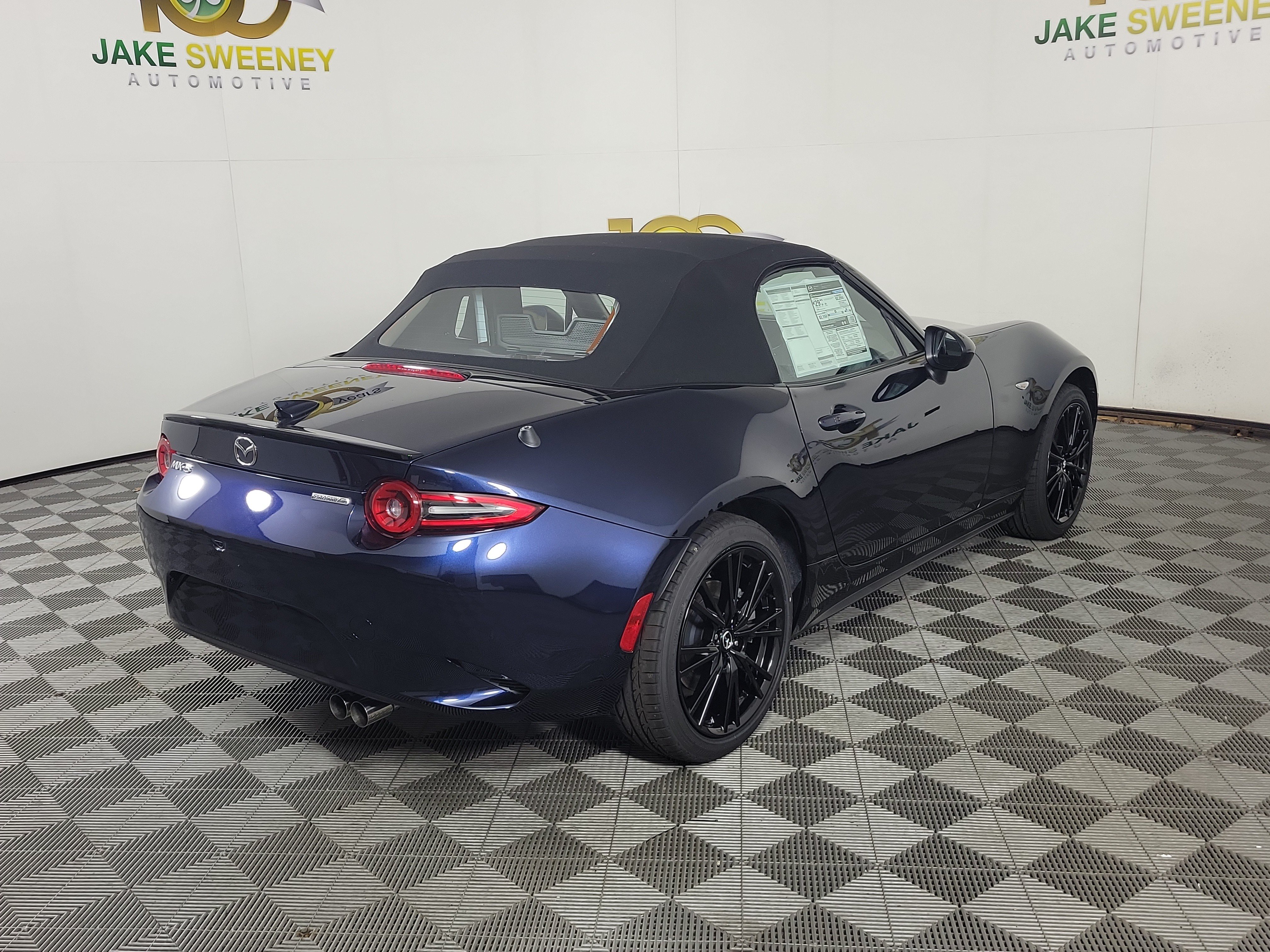 New 2026 MAZDA MX-5 Miata Club w/ Interior Package RWD image 9