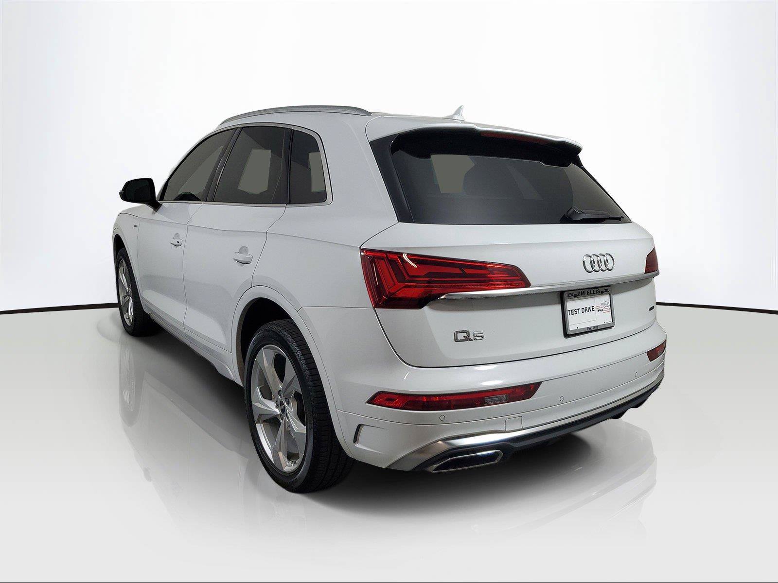 Used 2023 Audi Q5 2.0T Premium Plus w/ Premium Plus Package AWD/4WD image 4