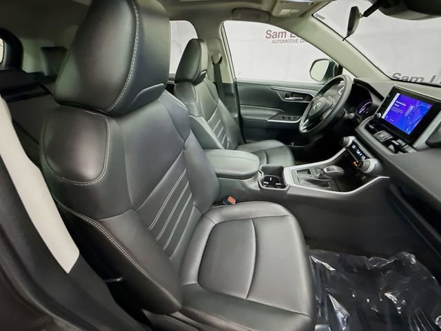 Used 2023 Toyota RAV4 XLE Premium image 28