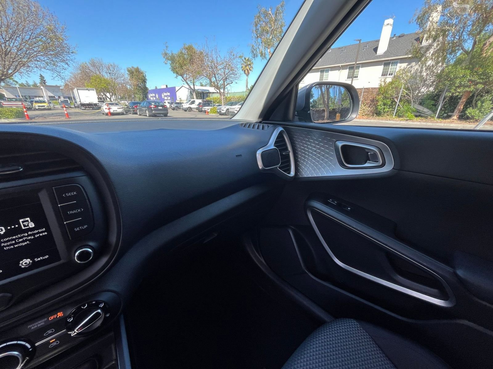 Used 2025 Kia Soul LX w/ LX Technology Package image 33