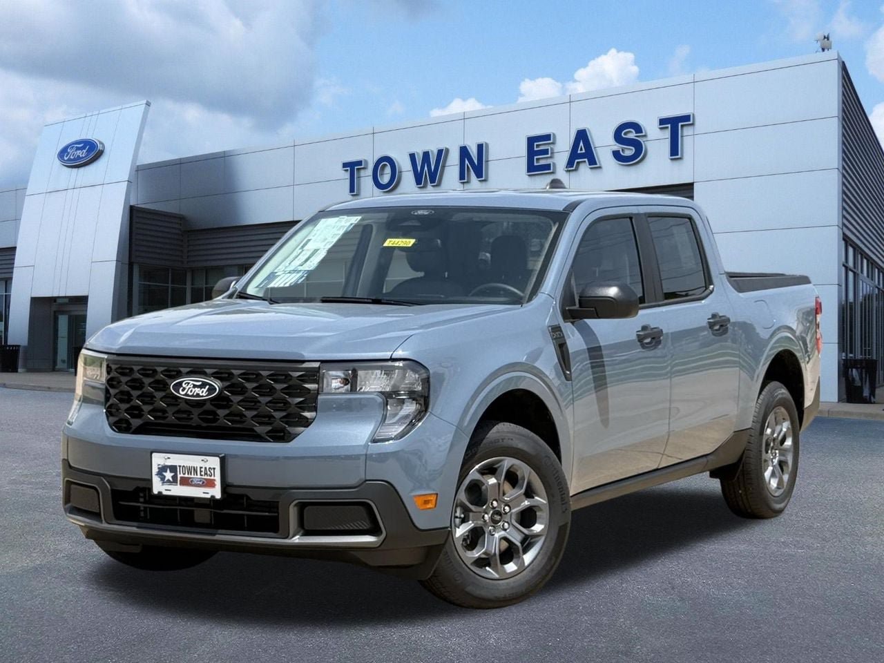New 2026 Ford Maverick XLT w/ Equipment Group 301A