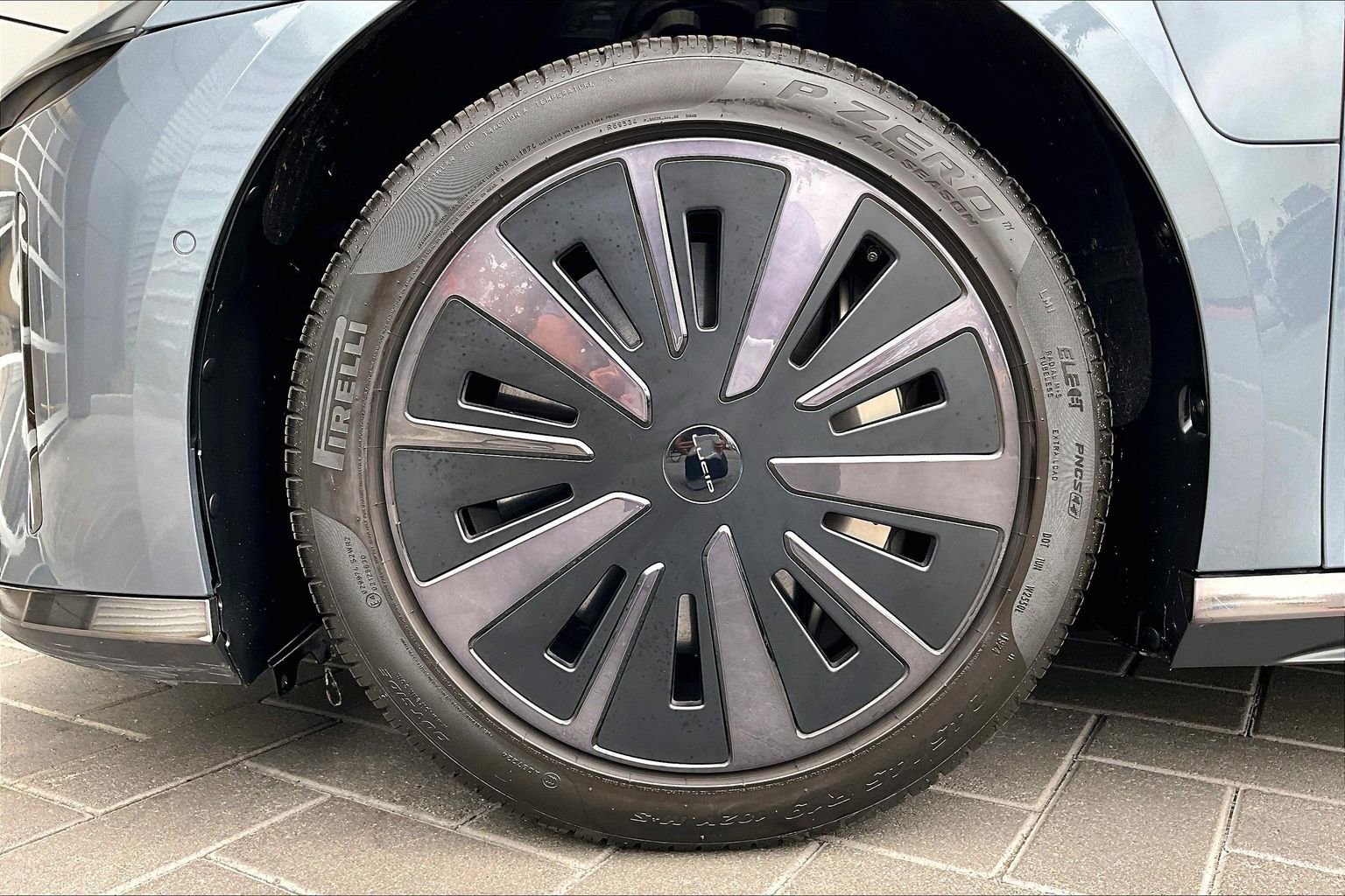 Used 2025 Lucid Air Pure RWD image 9