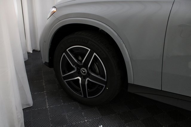 New 2025 Mercedes-Benz GLC 300 4MATIC image 9