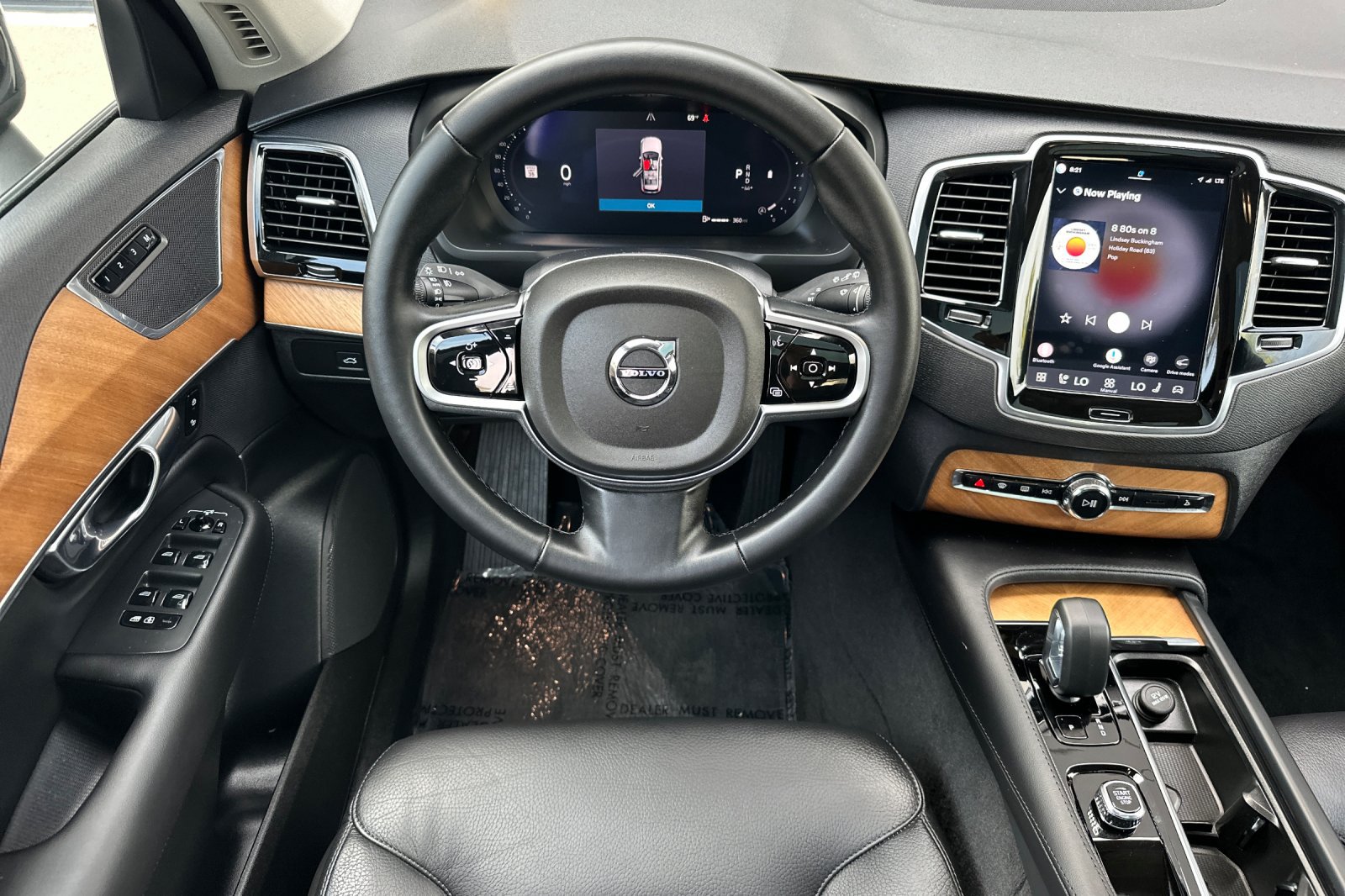 Certified 2025 Volvo XC90 B6 Plus AWD/4WD image 17