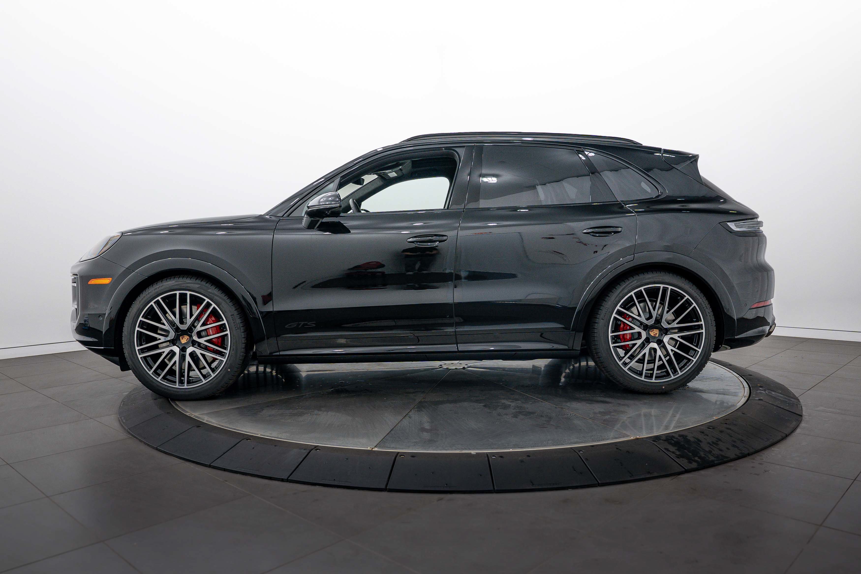 New 2026 Porsche Cayenne GTS AWD/4WD image 2