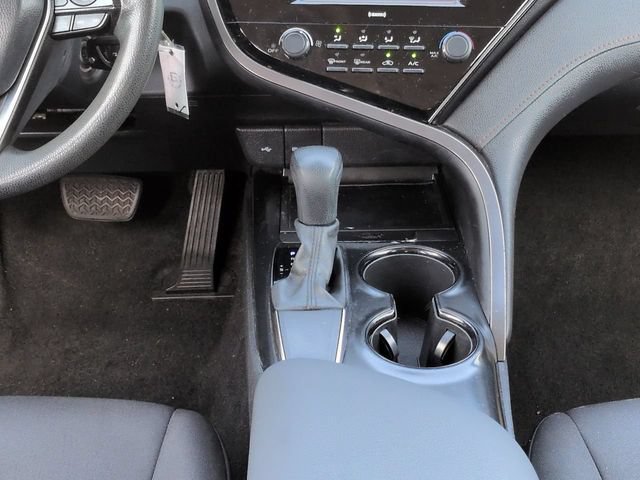 Used 2020 Toyota Camry LE FWD image 18