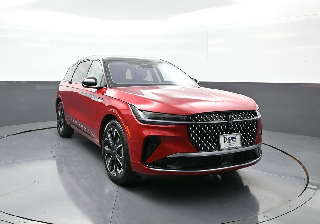 Used 2025 Lincoln Nautilus Reserve image 3