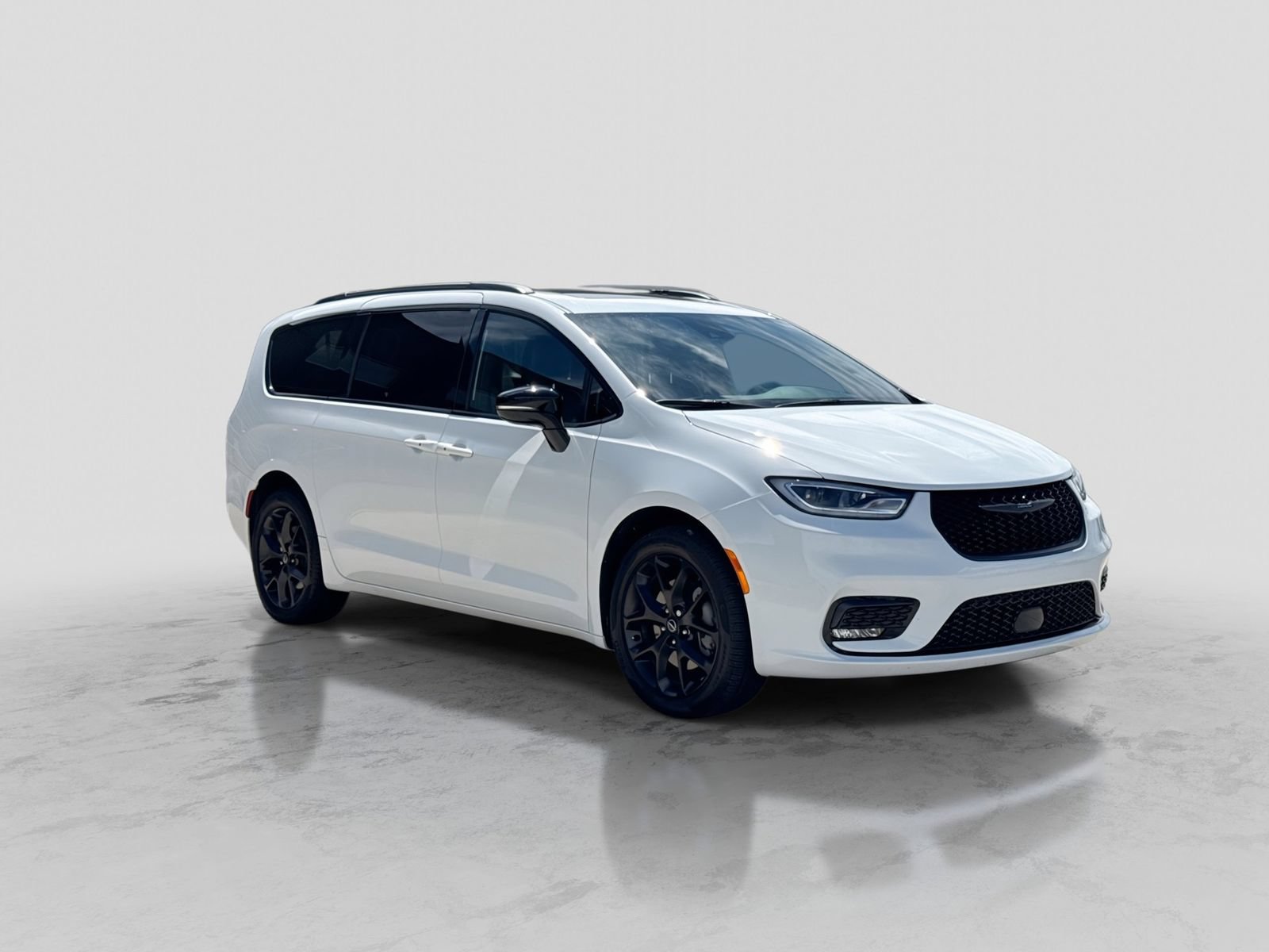 Used 2026 Chrysler Pacifica Limited w/ S Appearance Package AWD/4WD image 10