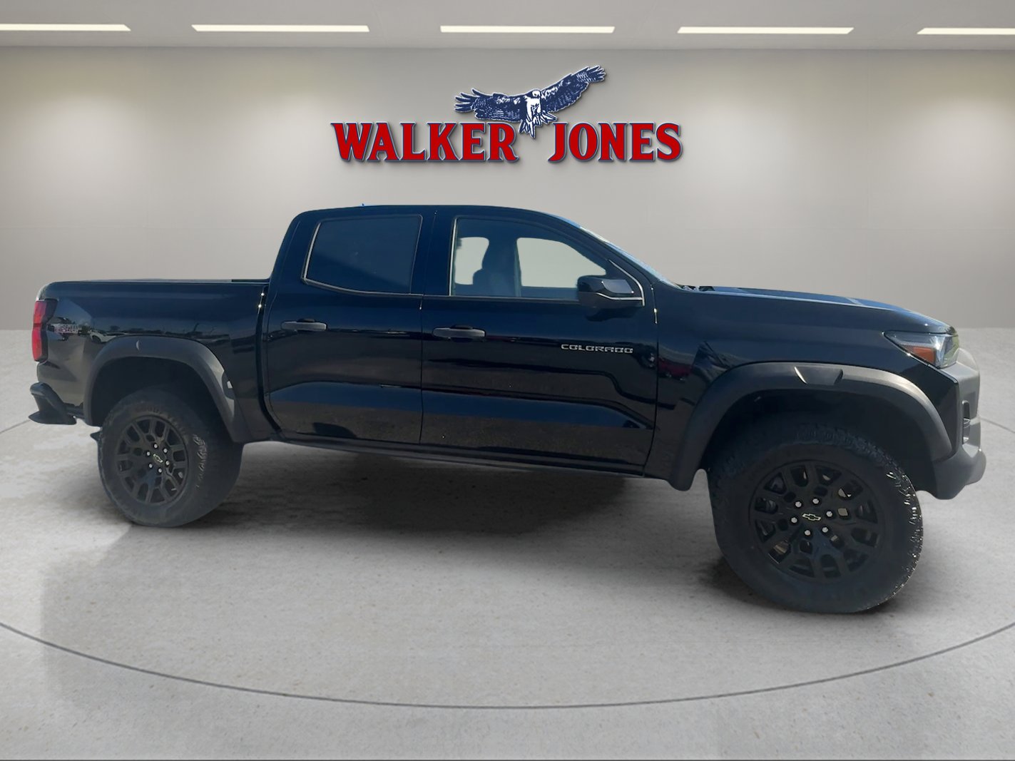 Used 2024 Chevrolet Colorado Trail Boss w/ Technology Package AWD/4WD image 7