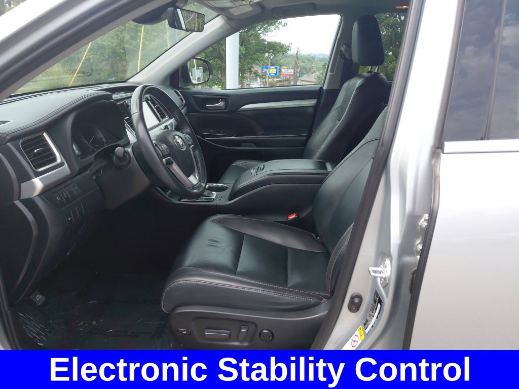 Used 2019 Toyota Highlander XLE AWD/4WD image 23
