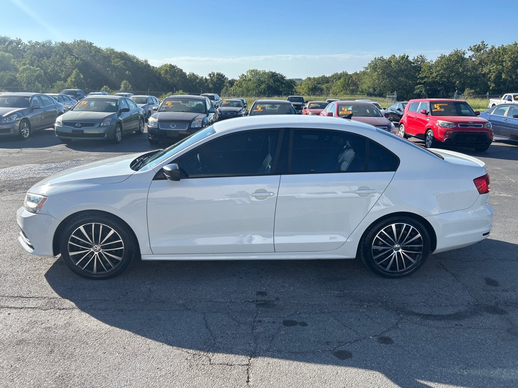 Used 2015 Volkswagen Jetta Sport FWD image 1