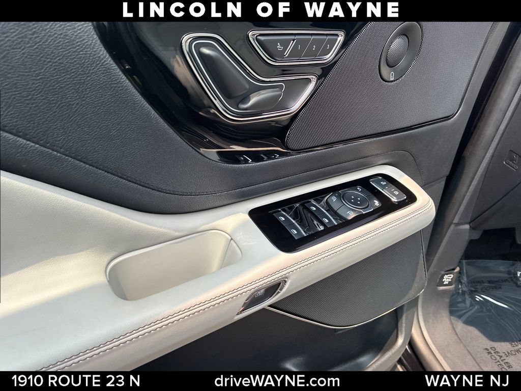 Certified 2025 Lincoln Aviator Reserve w/ Illumination Package AWD/4WD image 14