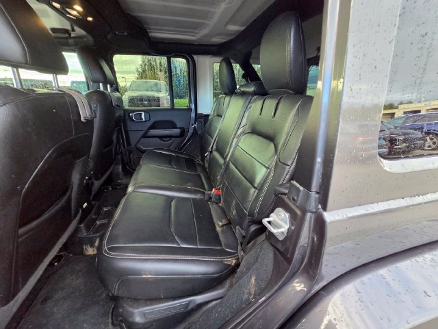 Used 2022 Jeep Wrangler Unlimited Sahara w/ Cold Weather Group AWD/4WD image 11