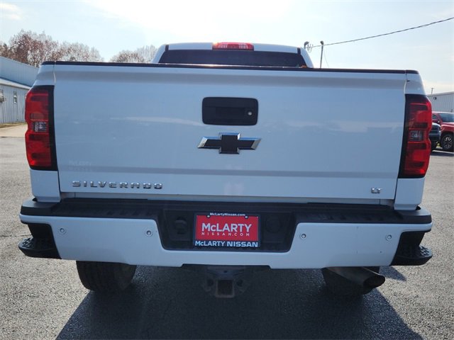 Used 2019 Chevrolet Silverado 2500 LT w/ Custom Sport Edition image 4